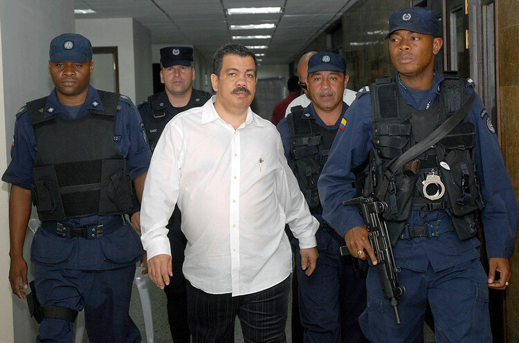 Don Berna arriving for a court hearing in 2007