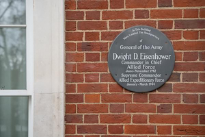 A historical plaque at Twenty Grosvenor Square