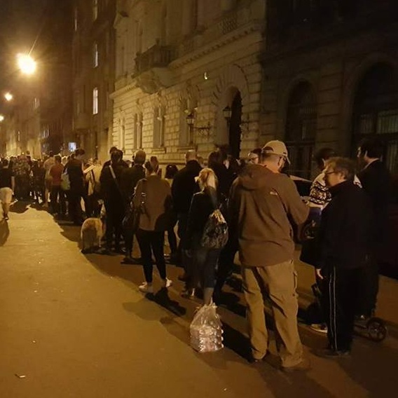 Hungarians wait in line to vote at the April 2018 general elections; Photo: Alexander Cooper