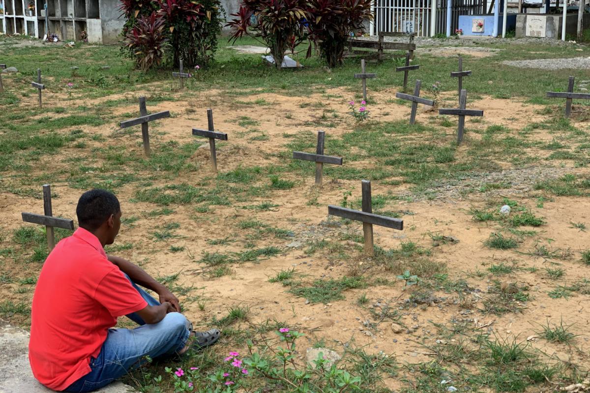 cruel-road-north/wooden-crosses.jpg