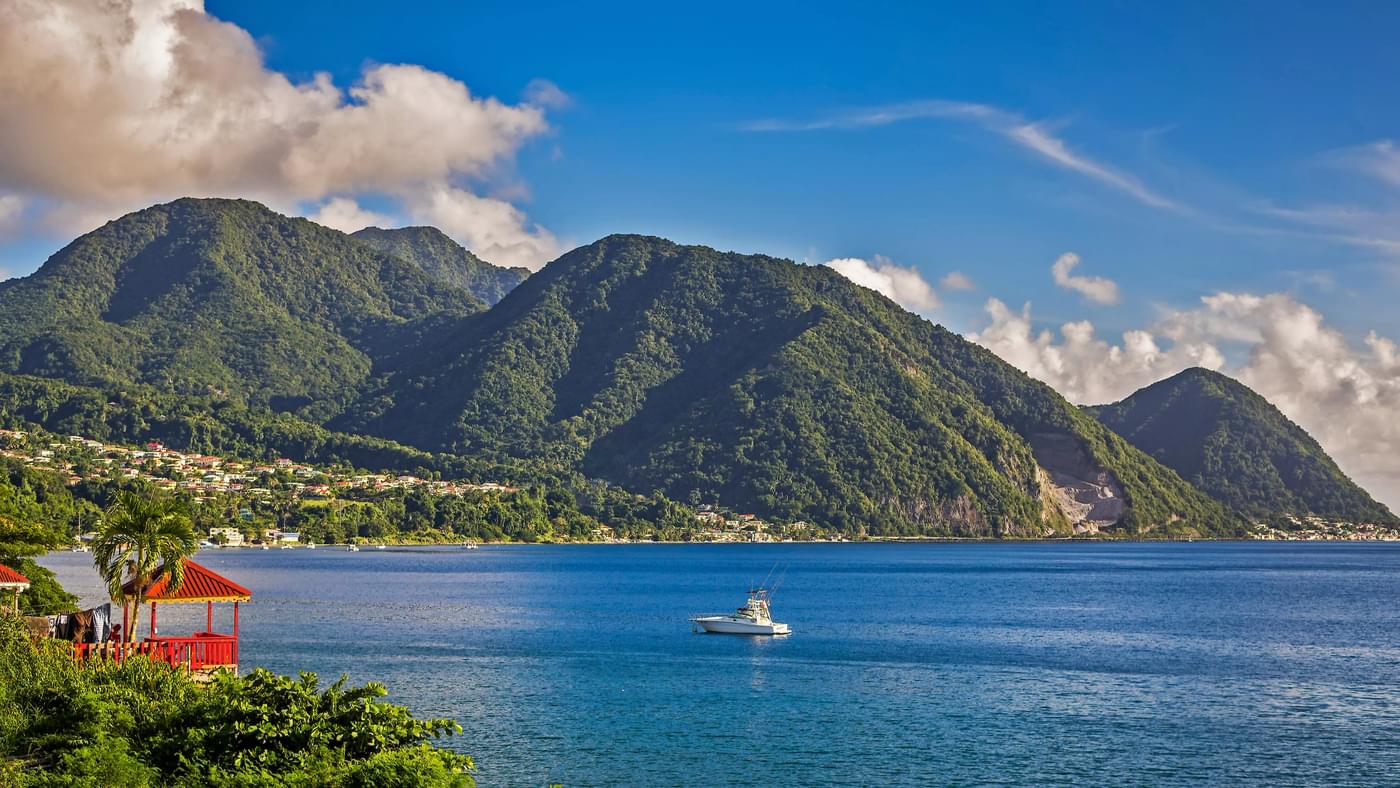 dominica-passports-of-the-caribbean/roseau-bay-and-mountains.jpg