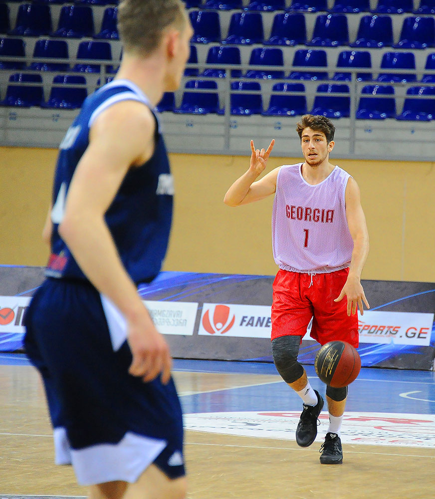 Luka Bulashvili went to Baskonia only because his family paid. He’s still playing in Spain. (Photo: iFact.ge)