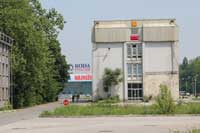 Roda-market-behind-abonded-Zmaj-command-building-1
