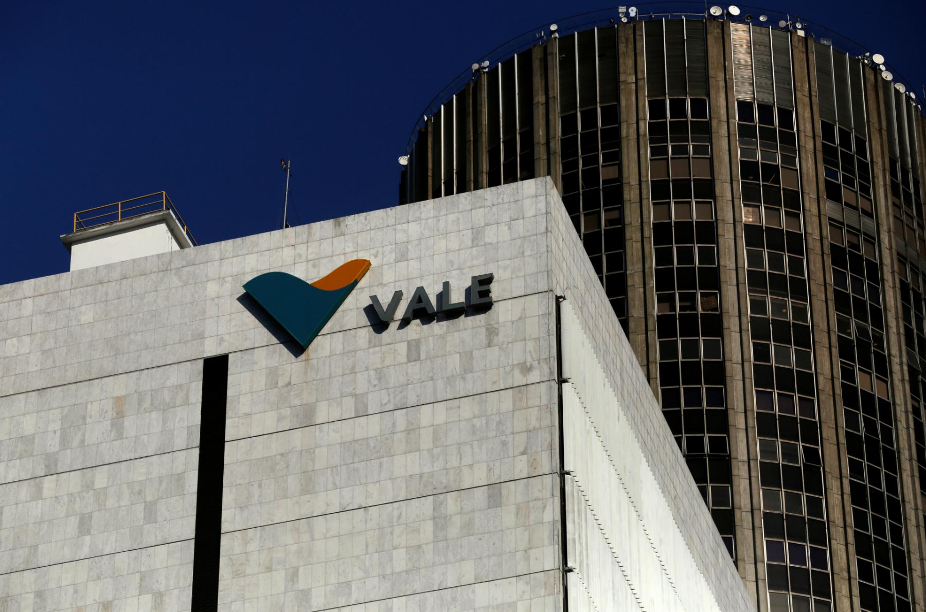 The company logo of Brazilian mining company Vale SA at its headquarters in downtown Rio de Janeiro August 20, 2014.  (Photo: REUTERS/Pilar Olivares/File Photo)