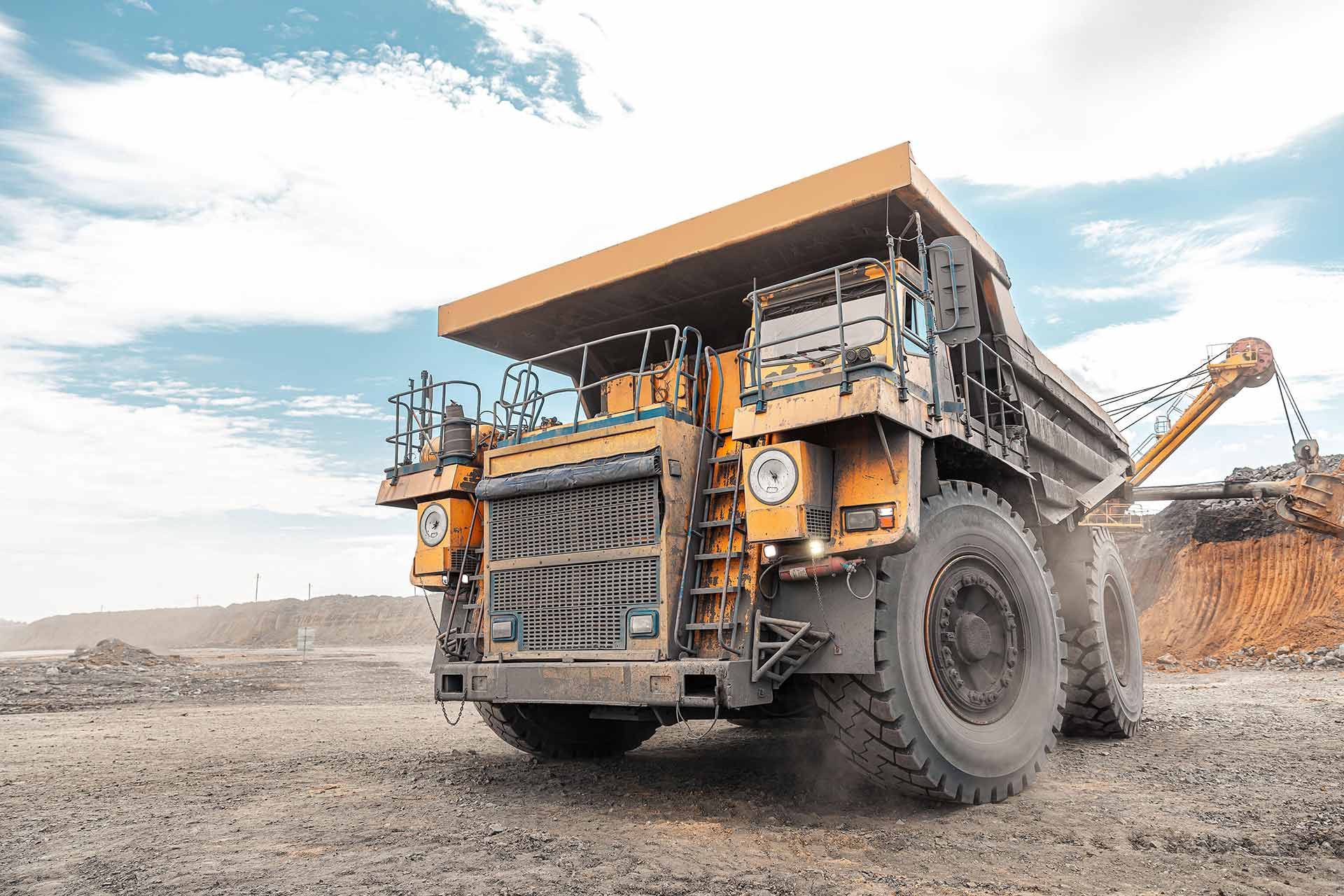 Buvęs kalėjimo prižiūrėtojas Lietuvoje sudarė milijoninį sandorį su Baltarusijos valstybine sunkvežimių gamintoja