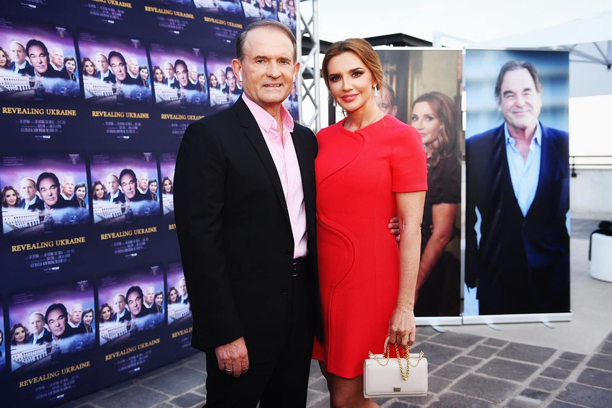 investigations/Medvedchuk-with-wife-Oksana.jpg