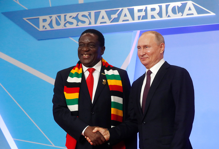 Zimbabwean President Emmerson Mnangagwa with Russian President Vladimir Putin