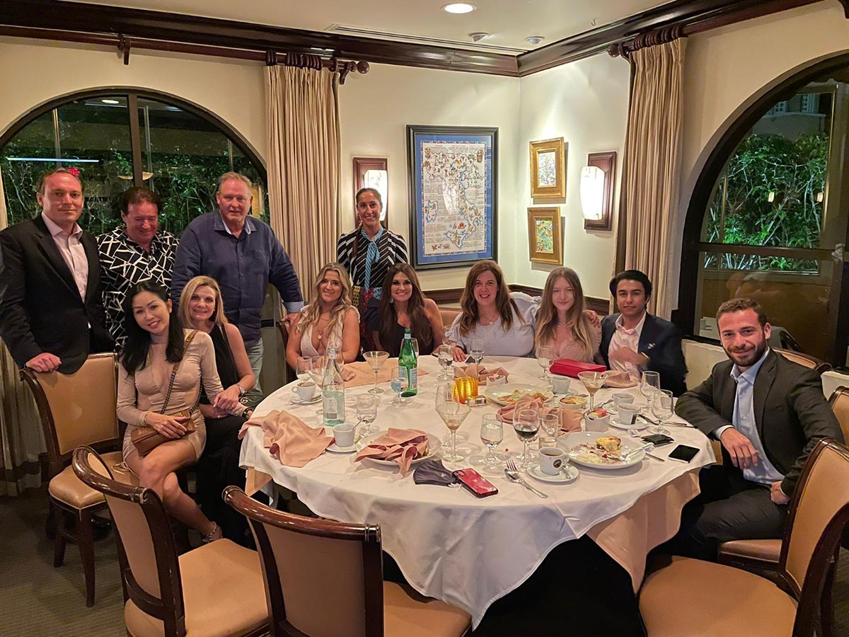 Yashchyshyn at dinner with Kimberly Guilfoyle and others
