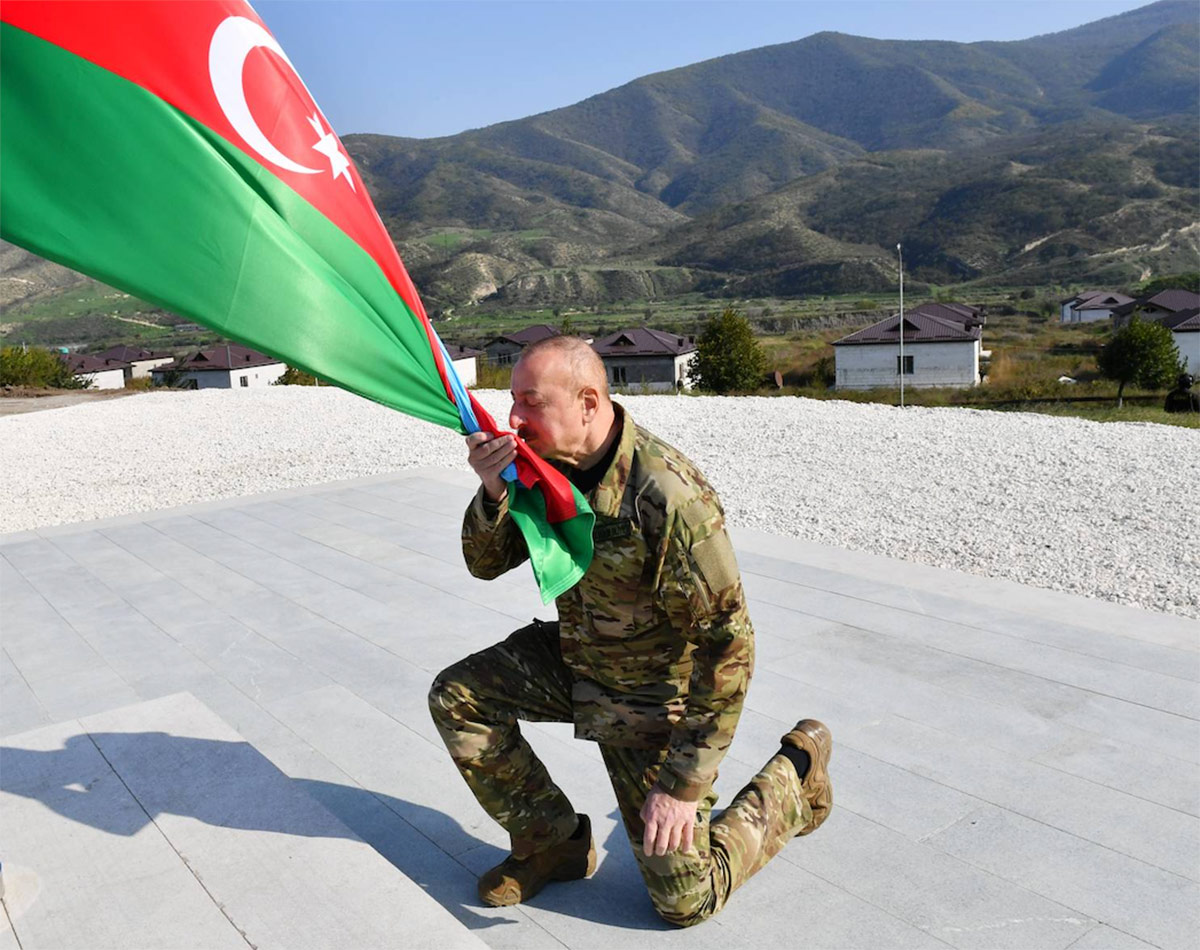 investigations/aliyev-kisses-azerbaijani-flag.jpg