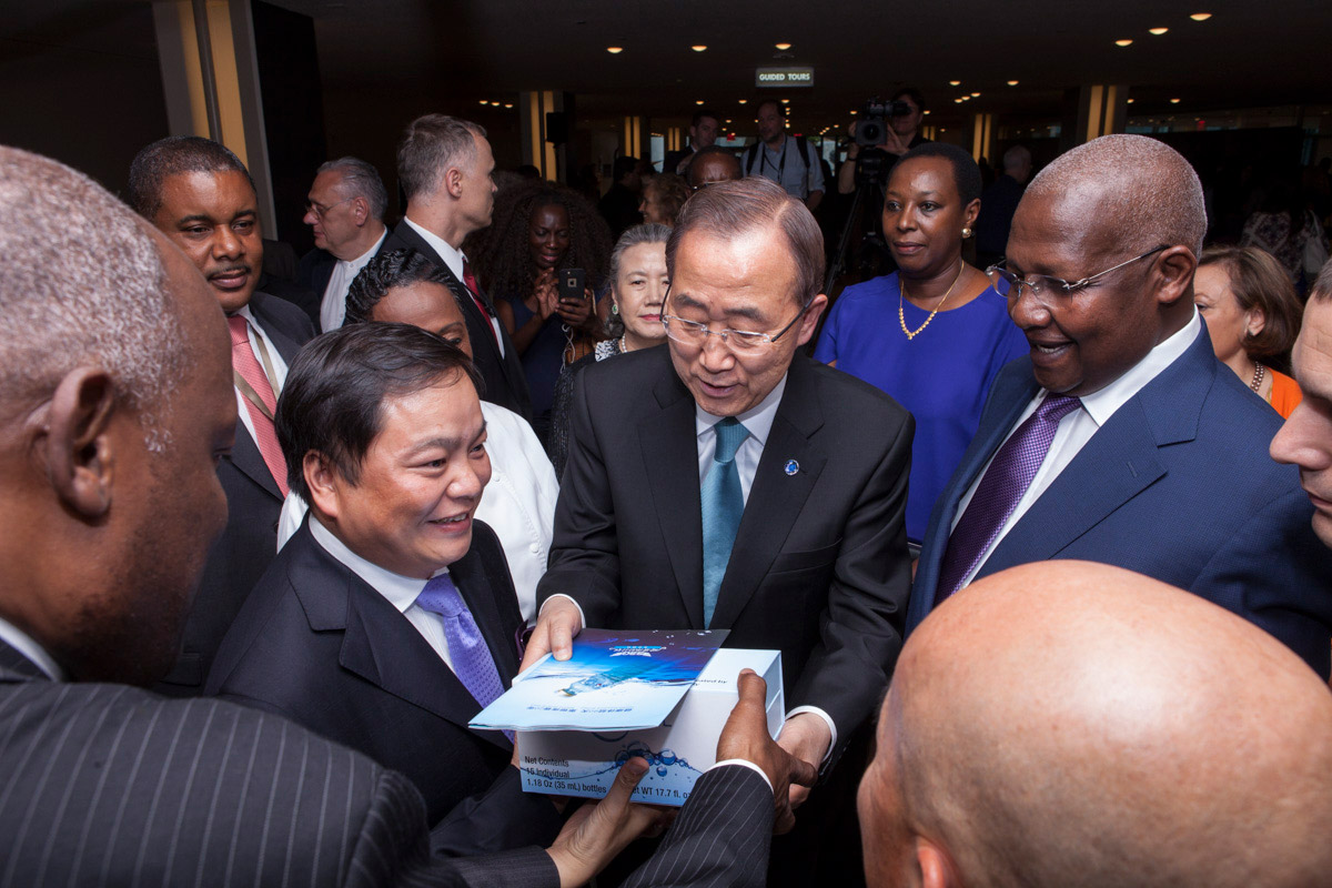 investigations/ban-ki-moon-holds-miracle-water.jpg