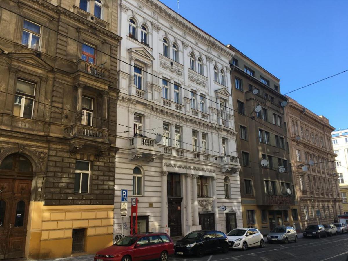 investigations/building-in-prague.jpg