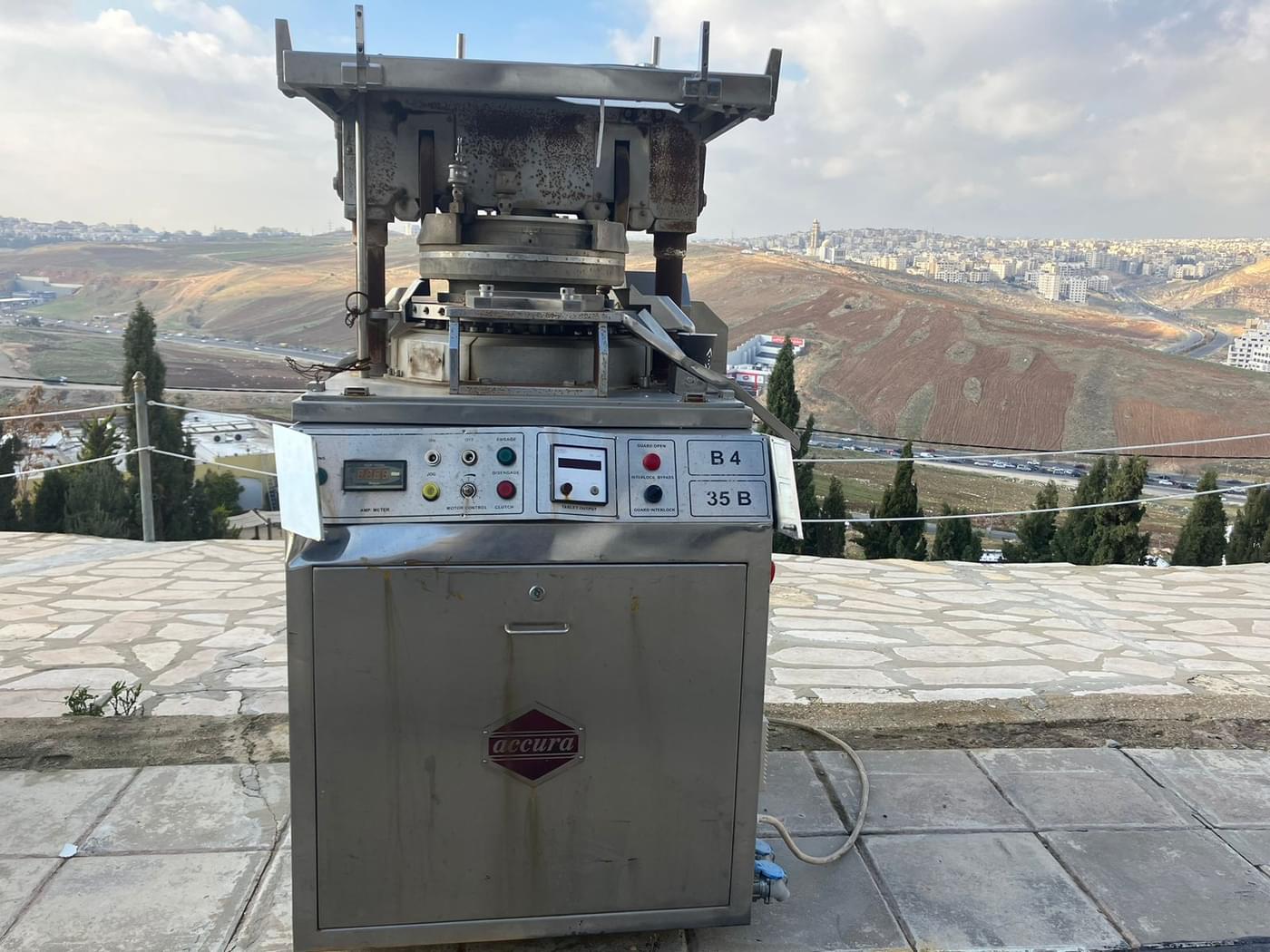 Captagon-producing machine