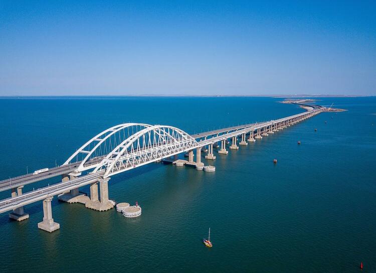 The bridge that connects Crimea to mainland Russia