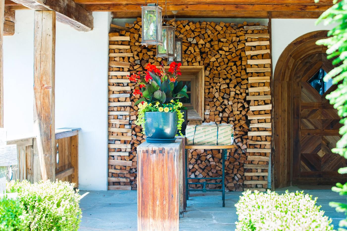 rotenberg-files/chalet-entrance-henri-kristian-kirsip.jpg