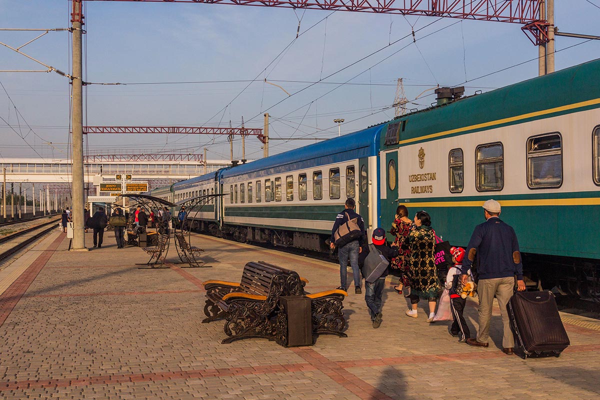 suisse-secrets/Railway-Platform-Tashkent.jpg