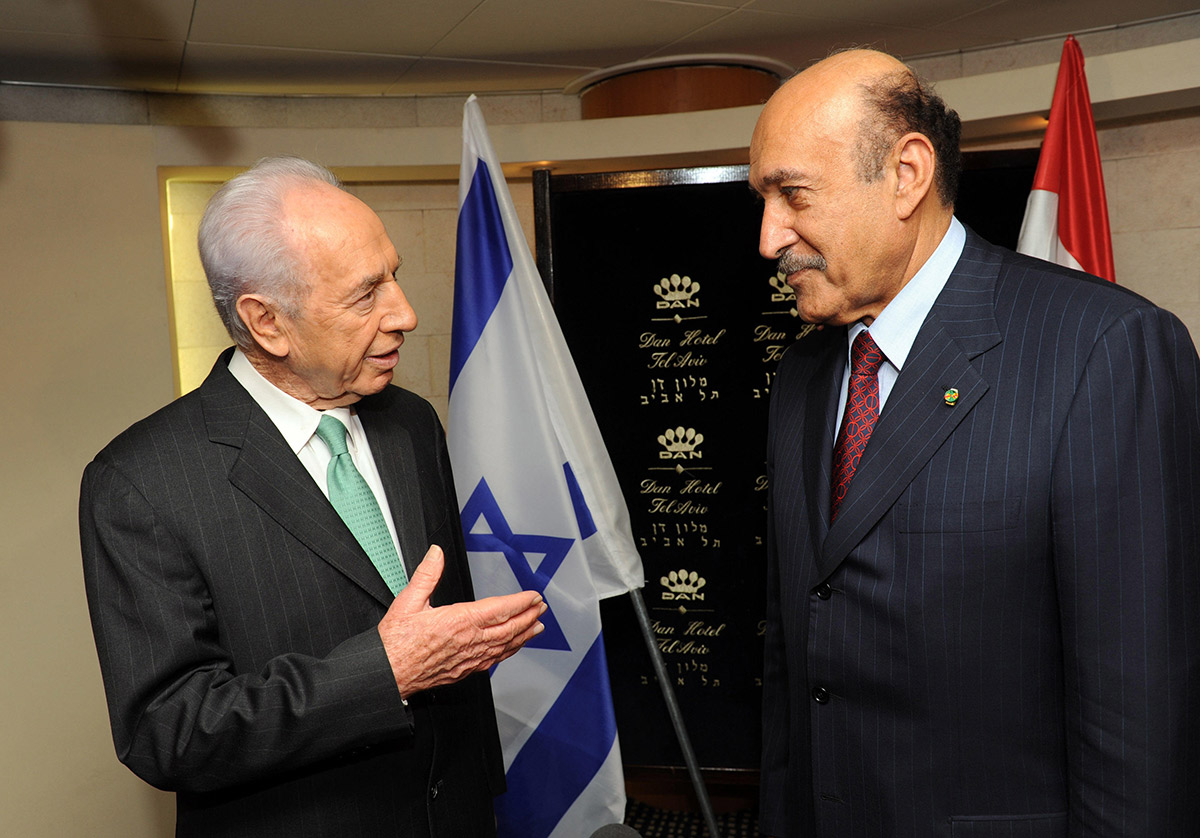 Omar Suleiman meets with Israeli President Shimon Peres