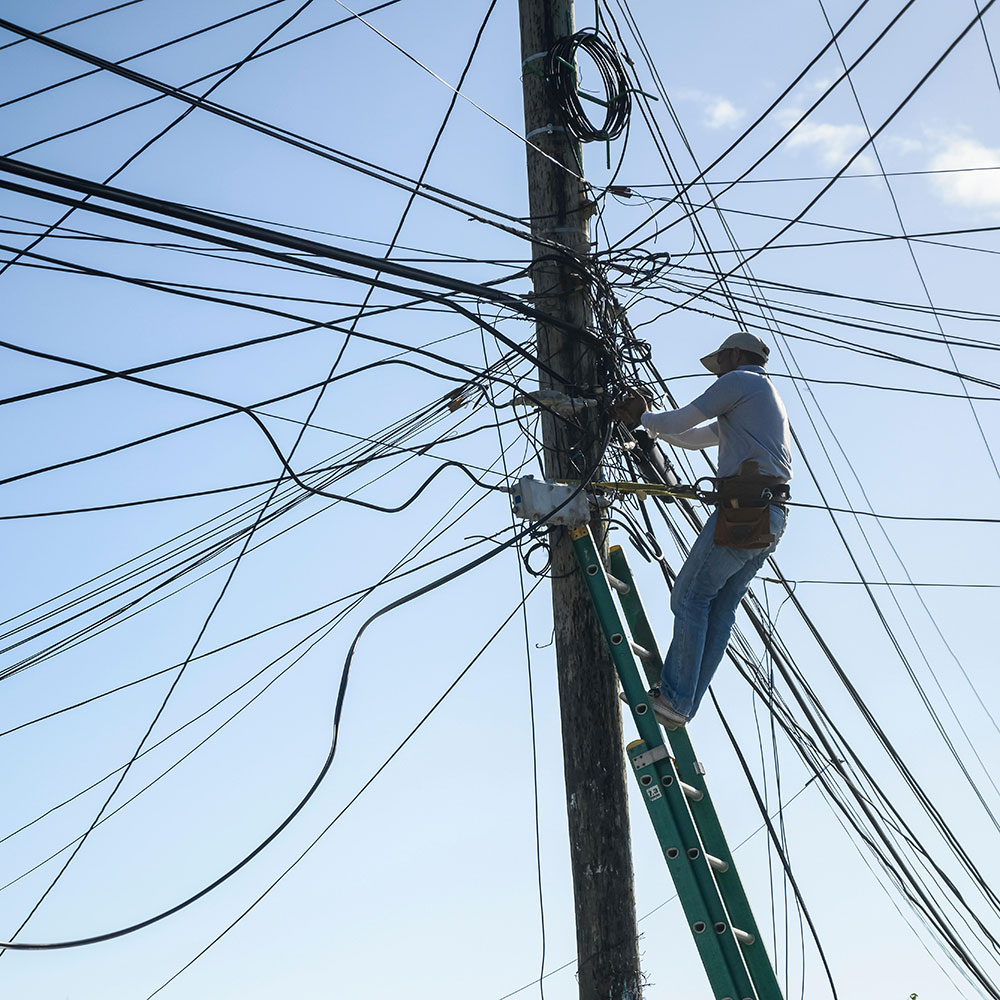 the-dictators-bank/cabei-honduras-electricity.jpg