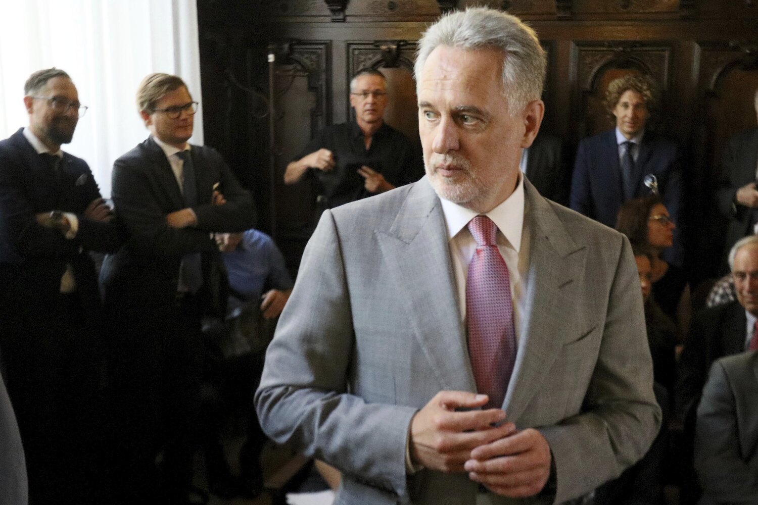 the-fincen-files/DymitroFirtash-Court-AP.jpg