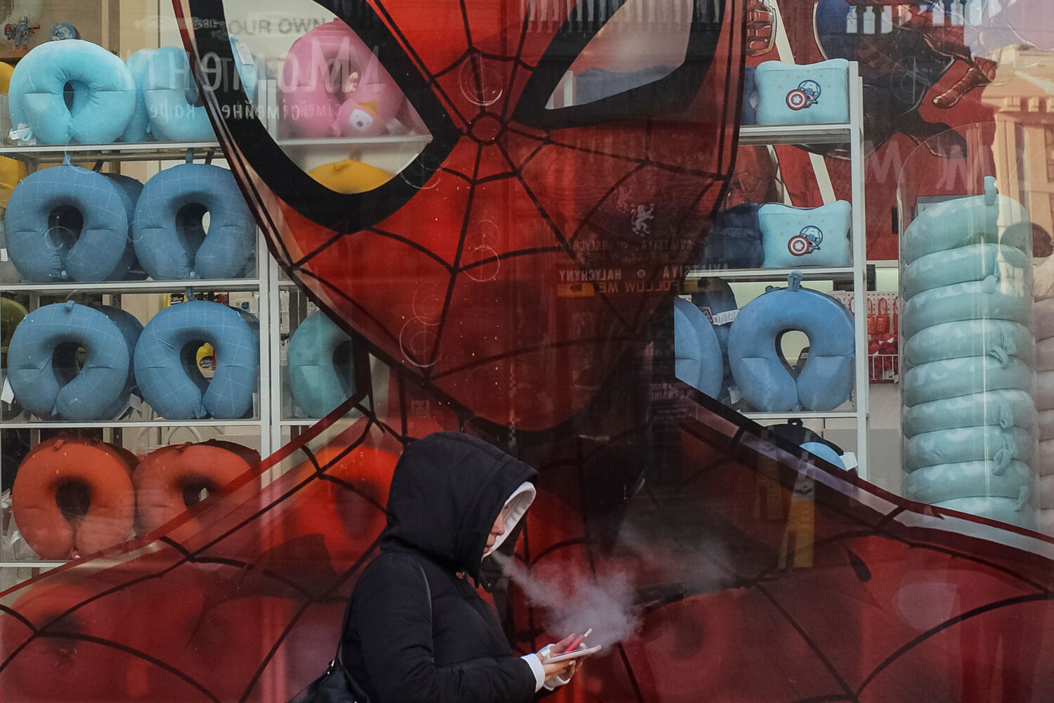 tobacco/blowing-unsmoke/IQOS-Spiderman.jpg