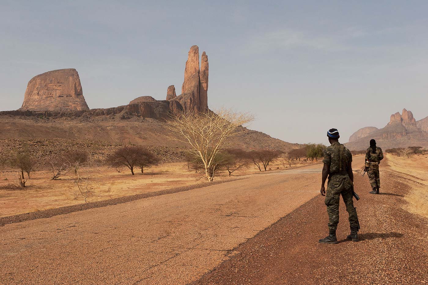 tobacco/malian-soldiers-patrol-roads.jpg