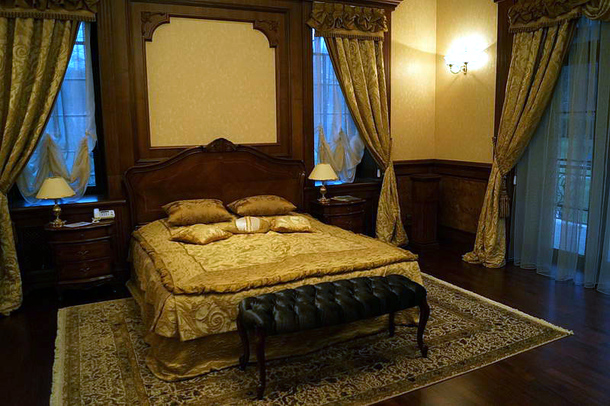 yanukovych-leaks/Mezhygirya-Bed.jpg