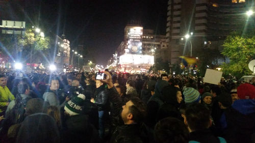 Protests in Bucharest on 03 November 2015. Activists held up signs saying "Corruption Kills".