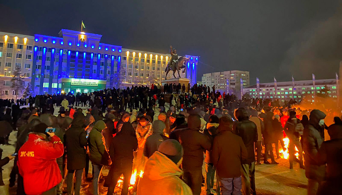 Protesters on the central square of Aktobe, Kazakhstan