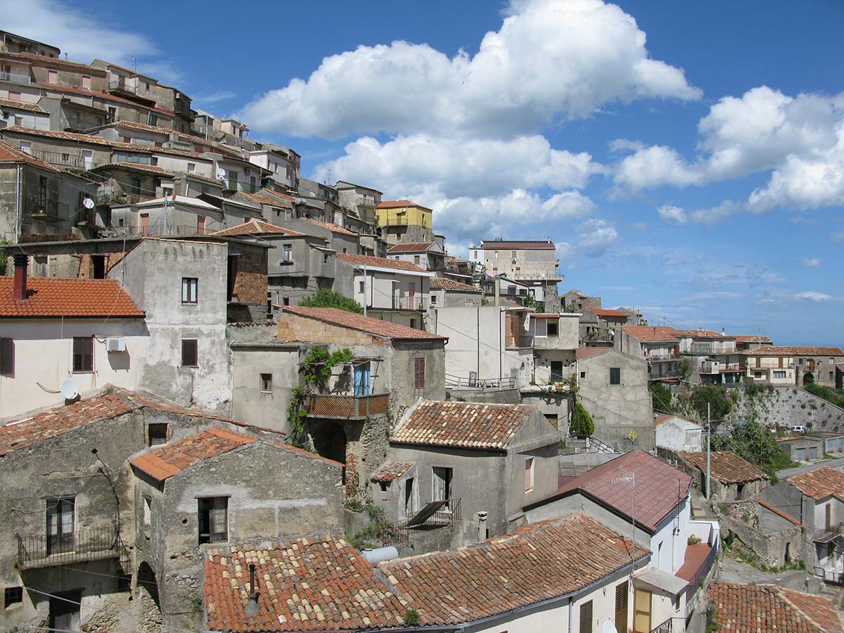The Calabrian town of Staiti. (Photo: Jacopo Wether, CC-BY 4.0)