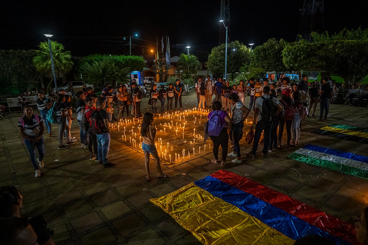 funeral vigil rafael moreno | Colombian Journalist: Kill Me But You Won’t Silence Me | The Paradise
