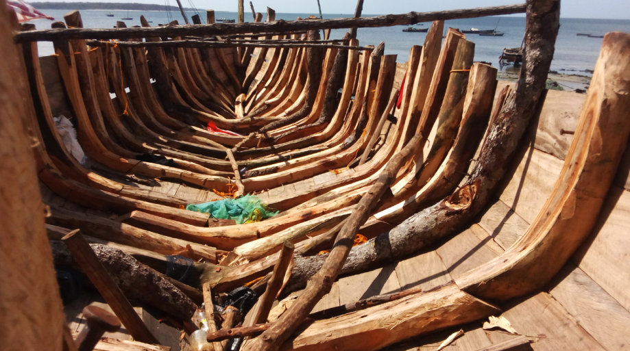 Artisanal boat made by fishermen in Nabobozi (Global Initiative)