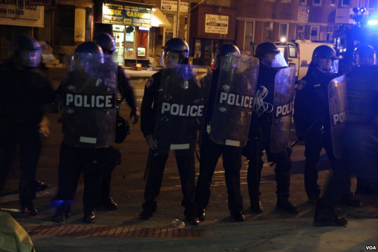 Baltimore riot police VOA