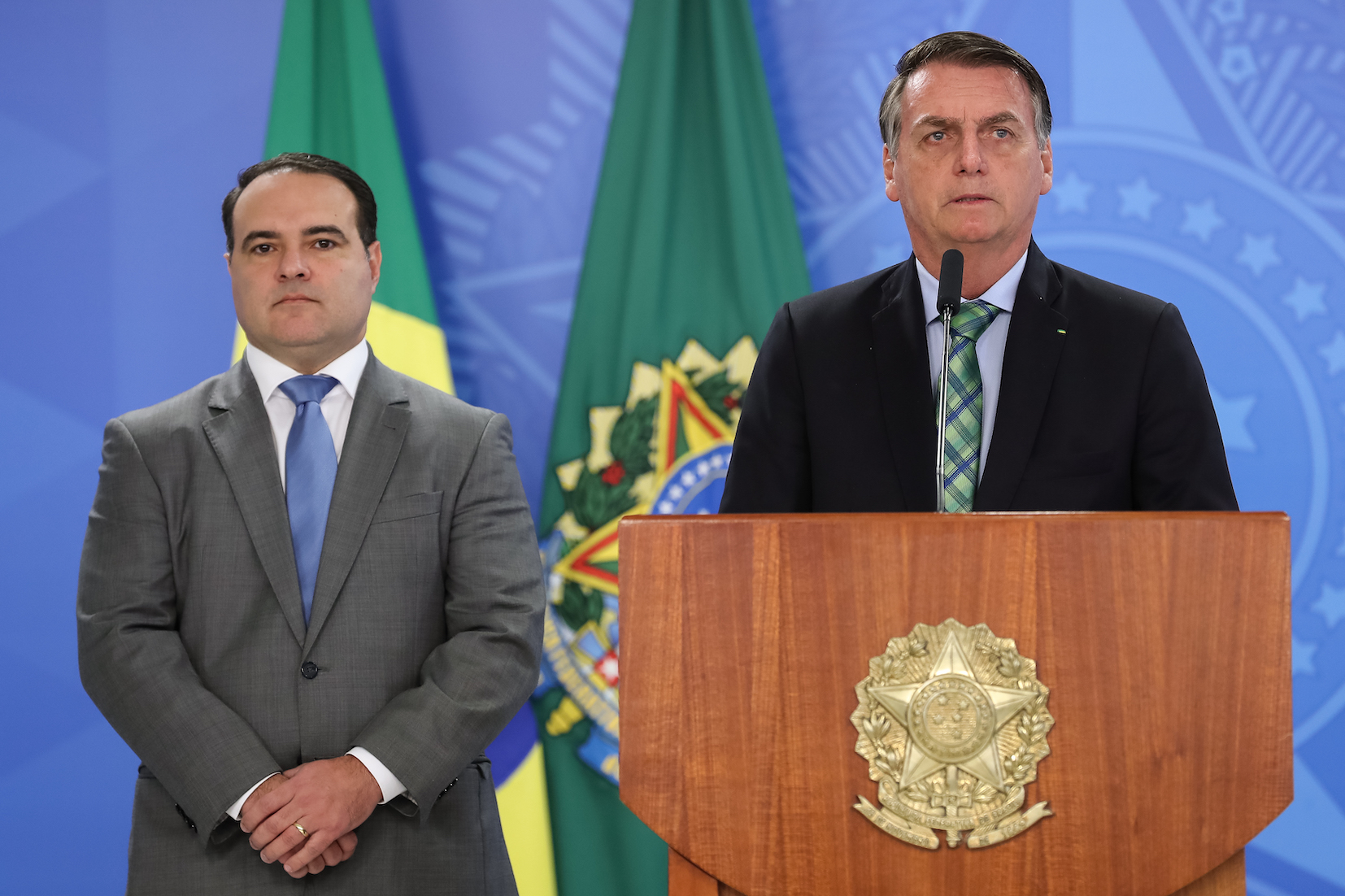 Bolsonar and de Oliveira