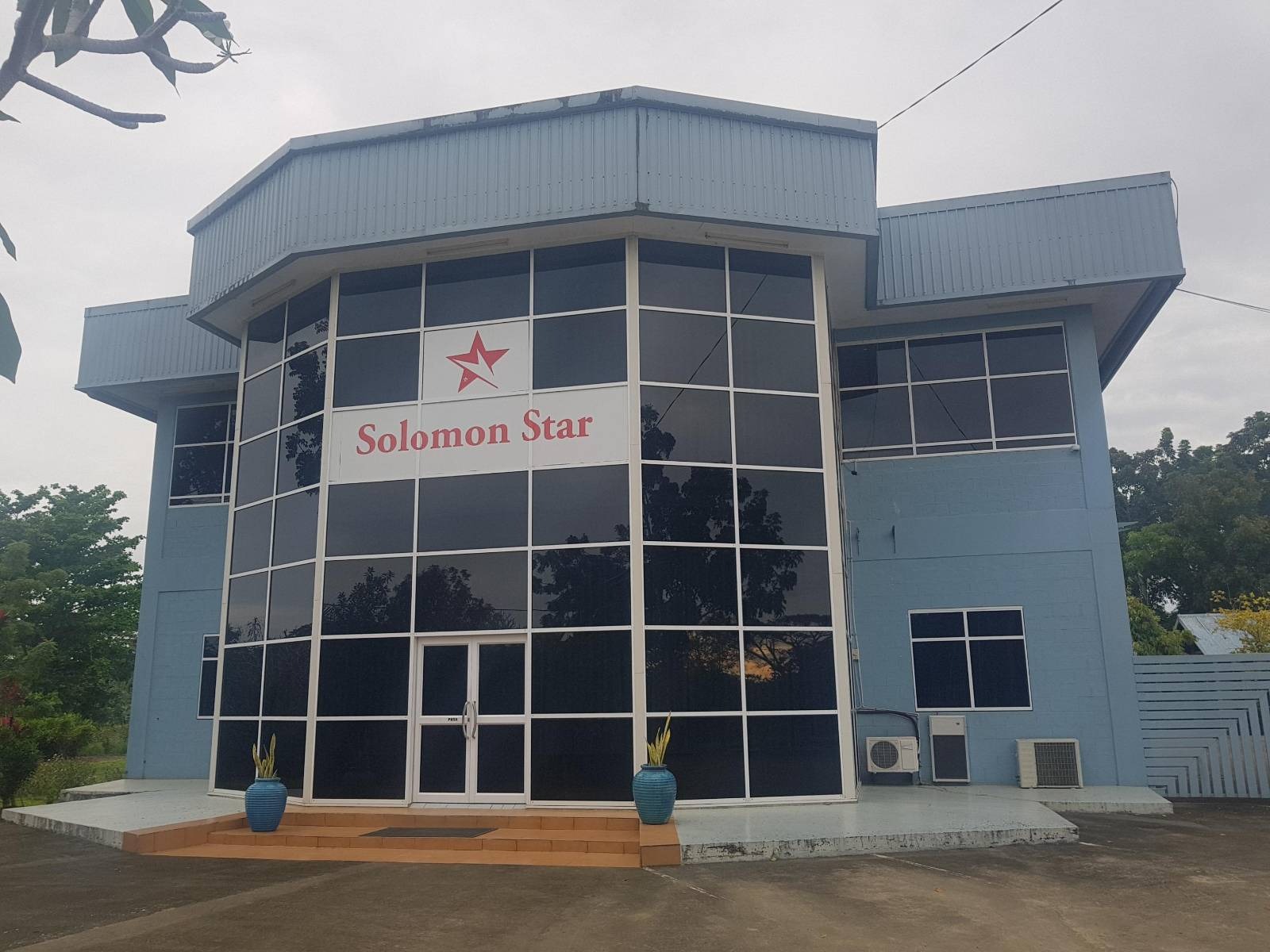 Solomon Star office