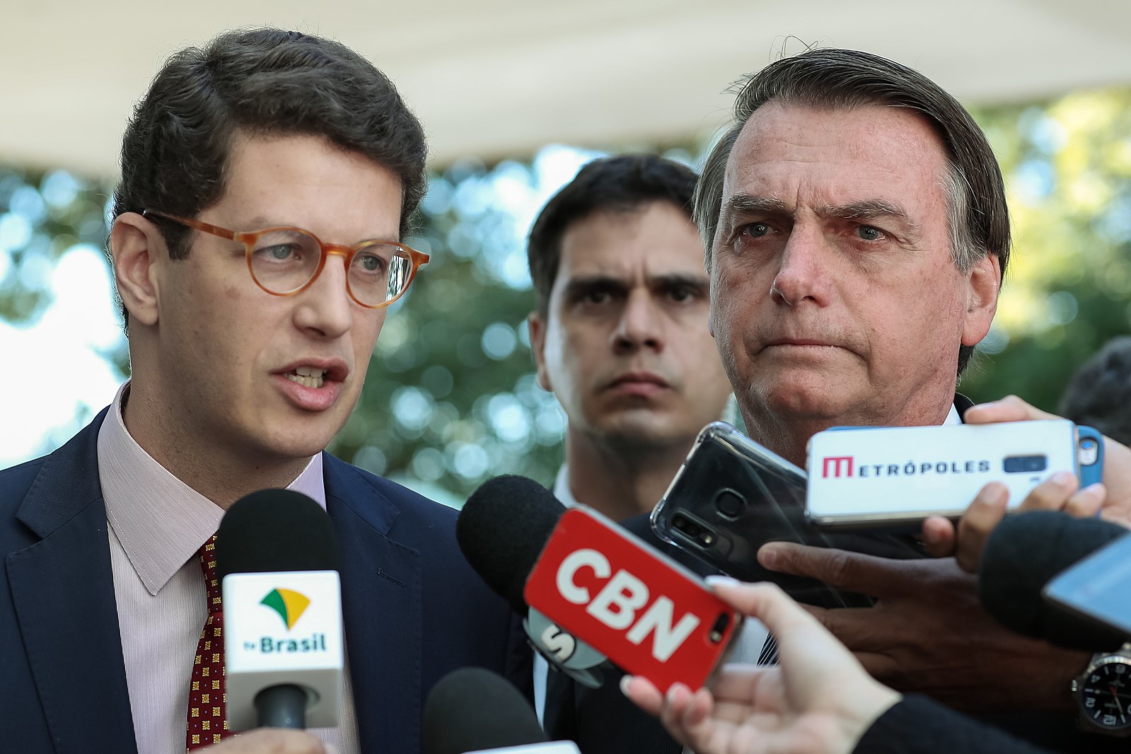 Brazil's Minister of the Environment Eduardo Salles, left, attending a press conference with President Jair Bolsonaro (Photo:Palácio do Planalto from Brasilia, Brasil, CC BY 2.0 , via Wikimedia Commons)
