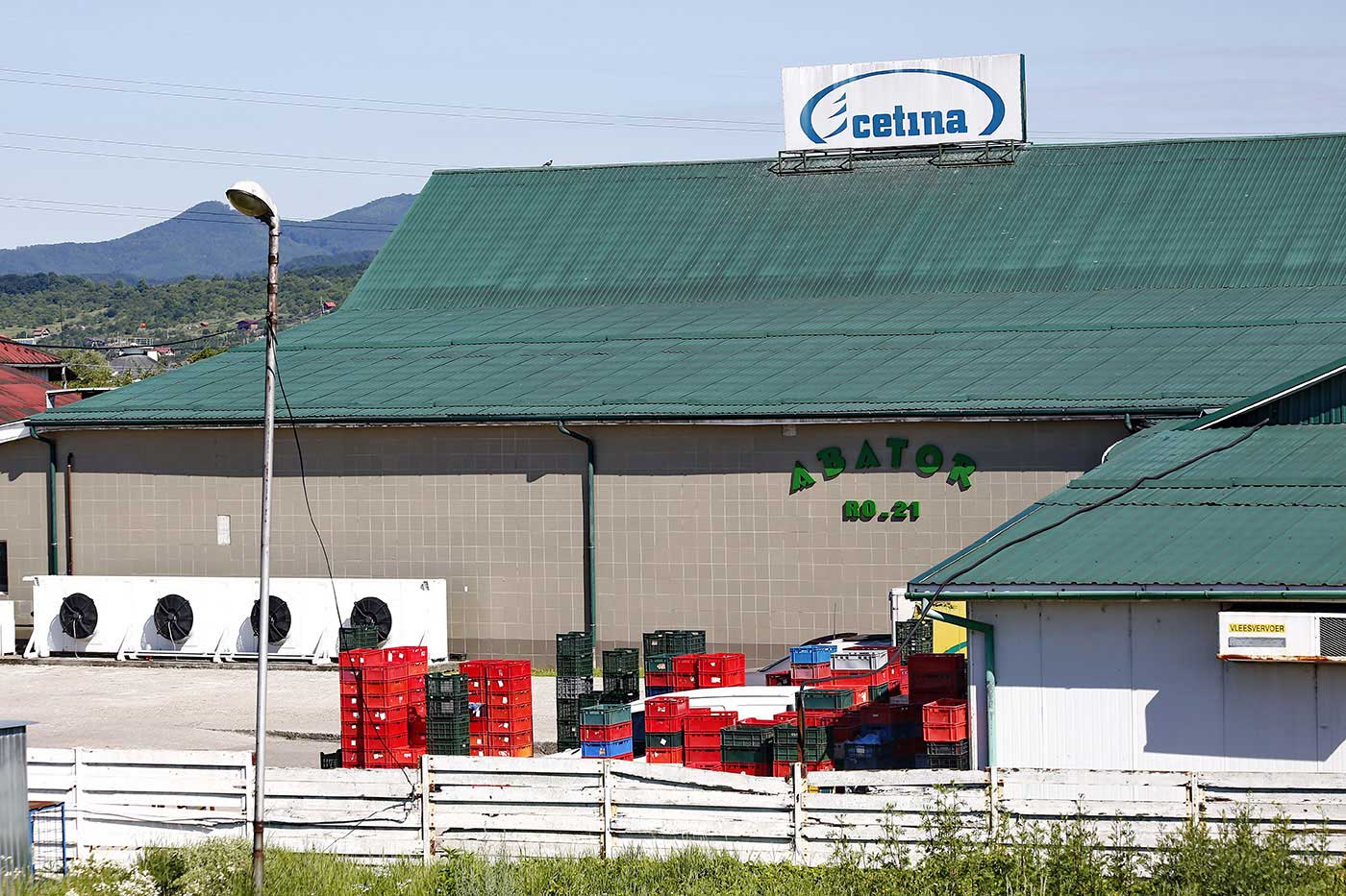 Cetina’s slaughterhouse in northern Romania. (Photo: RISE Project)