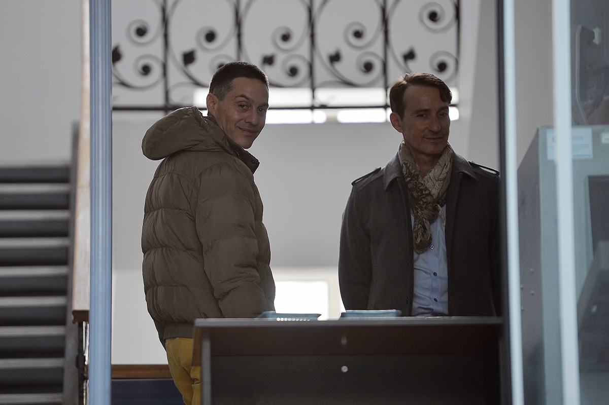 Александру (слева) и Раду Мазэре в антикоррупционном управлении, март 2014 года. (Фото: Alexandru Dobre/ MediafaxFoto)