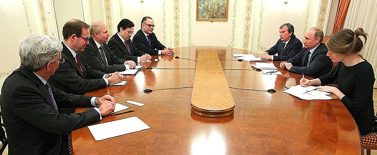 On March 21, 2013, Russian President Vladimir Putin meets with the heads of Rosneft and BP to mark the completion of Rosneft's acquisition of TNK-BP. (Photo: Kremlin.ru)