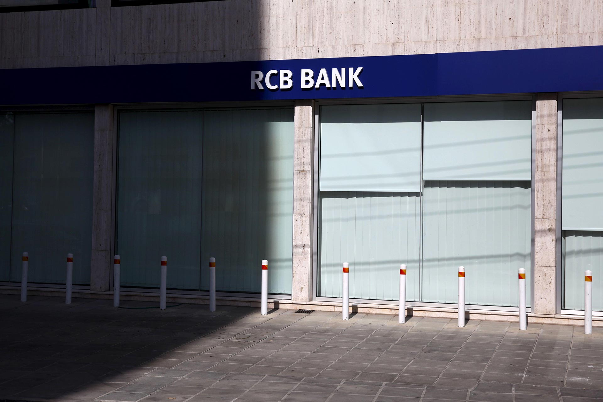 RCB-Bank-Top