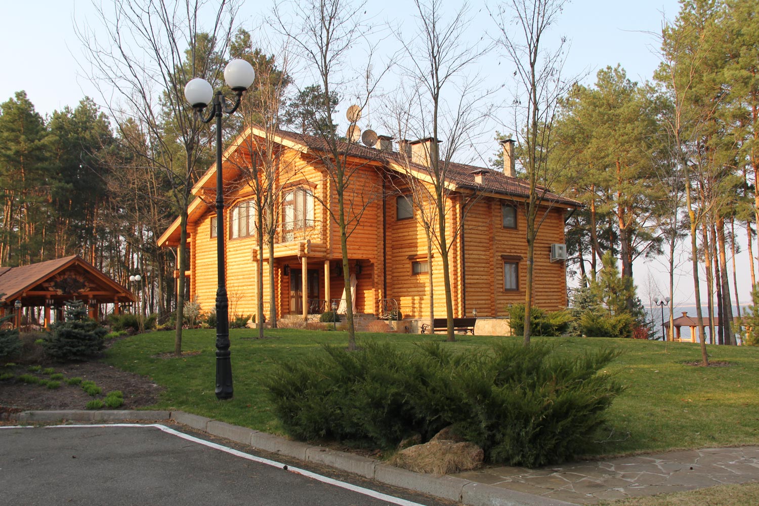 viktor yanukovych s abandoned residence