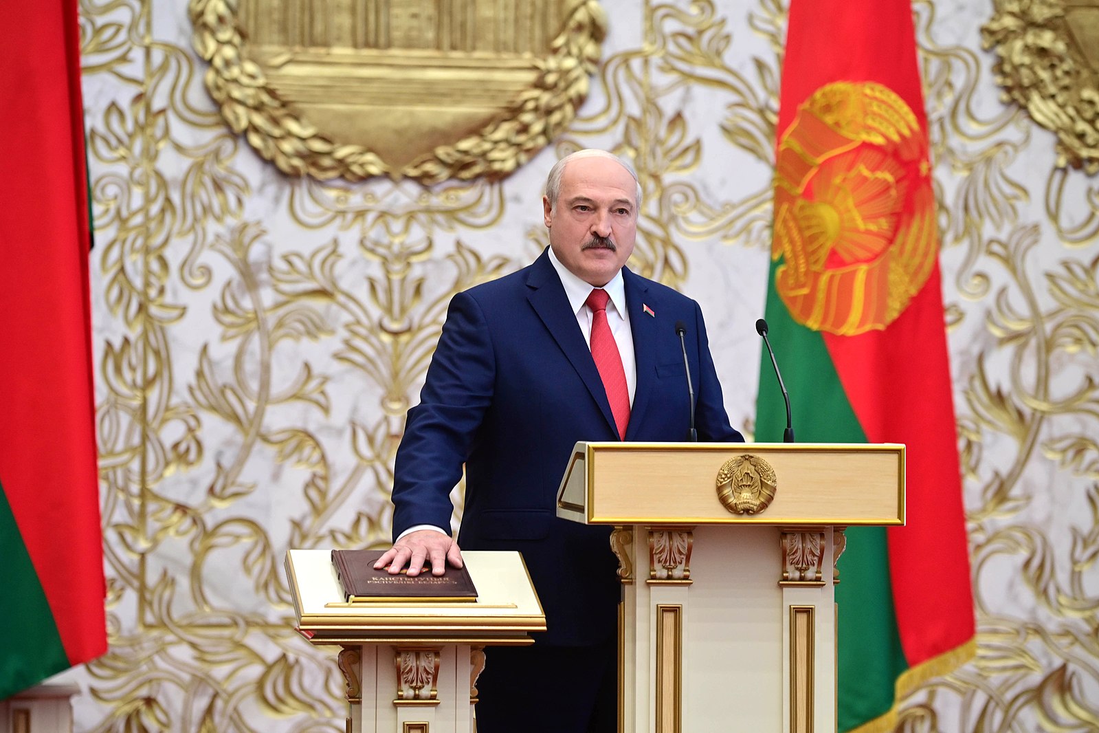 БРЦ: К паспортам «Новой Беларуси» причастен бизнесмен из окружения Лукашенко