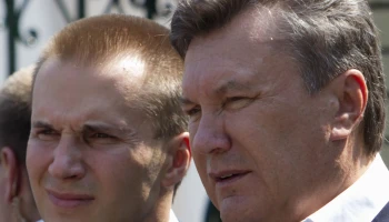 «Важные истории»: Сын бывшего президента Украины Виктора Януковича зарабатывает на продаже угля с оккупированных территорий