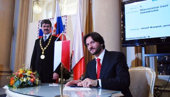 Slovak Interior Minister Resigns Following Massive Protests