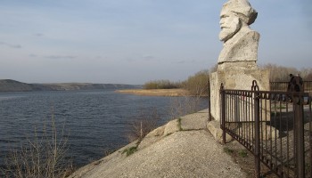 В Саратовской области выпустили из СИЗО фигуранта шести коррупционных дел