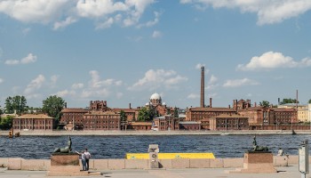 Бывшего замдиректора ФСИН заподозрили в получении взяток при строительстве «Крестов-2»