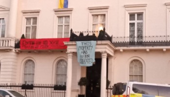Активисты в Европе захватили виллы Дерипаски и дочери Путина. Они планируют заселить туда беженцев