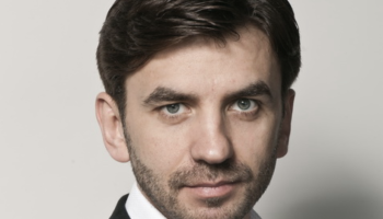 Следственный комитет завел против бывшего министра Михаила Абызова дело о хищении и выводе за рубеж 4 млрд.руб.
