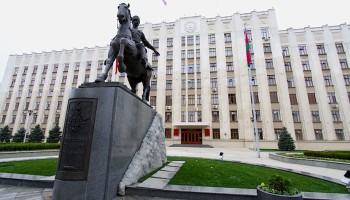 На замдиректора департамента внутренней политики Краснодарского края завели дело из-за непригодных для жизни квартир детям-сиротам