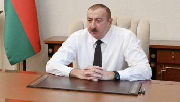 Президент Азербайджана назвал коррупцию и ношение джинсов чиновниками Нефтчалинского района «пиком моральной деградации»