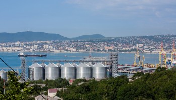 Замначальника Новороссийской таможни задержали при получении взятки