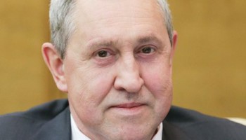 В Москве начали рассматривать дело о самой большой взятке в России. Деньги собирали члены семьи депутата Госдумы
